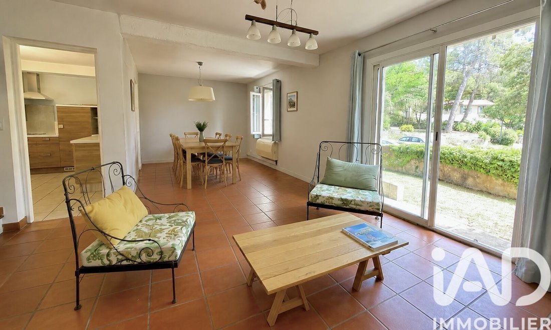 House in Jouques, Provence-Alpes-Côte d'Azur, France 4 - 17997381
