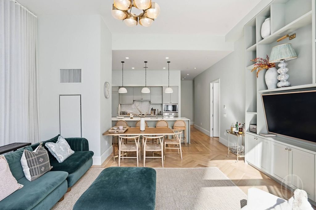 House in New York, New York, United States 3 - 17998679