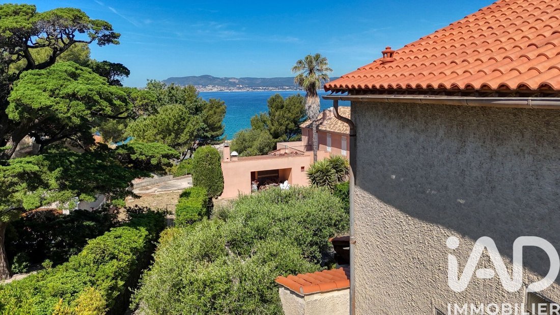 House in Saint-Cyr-sur-Mer, Provence-Alpes-Côte d'Azur, France 3 - 17997607