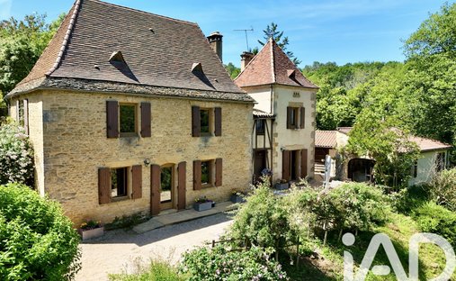 House in Proissans, Nouvelle-Aquitaine, France 1