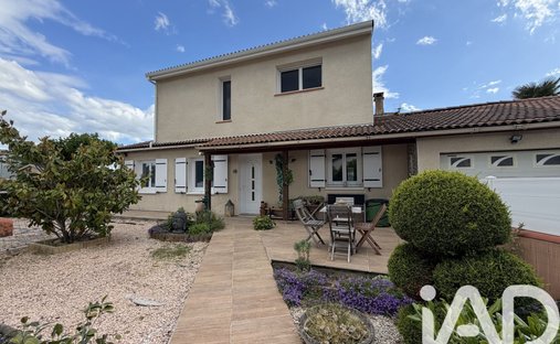 House in Aussonnelle Rive Droite, La Salvetat-Saint-Gilles, France 1