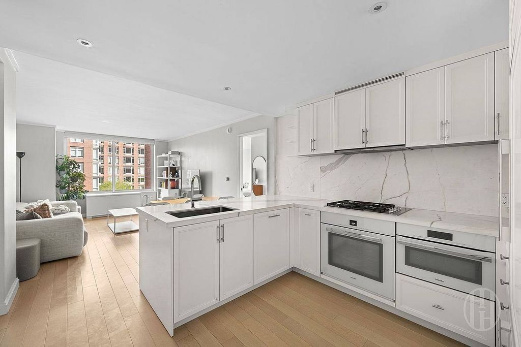 House in New York, New York, United States 1 - 17998686