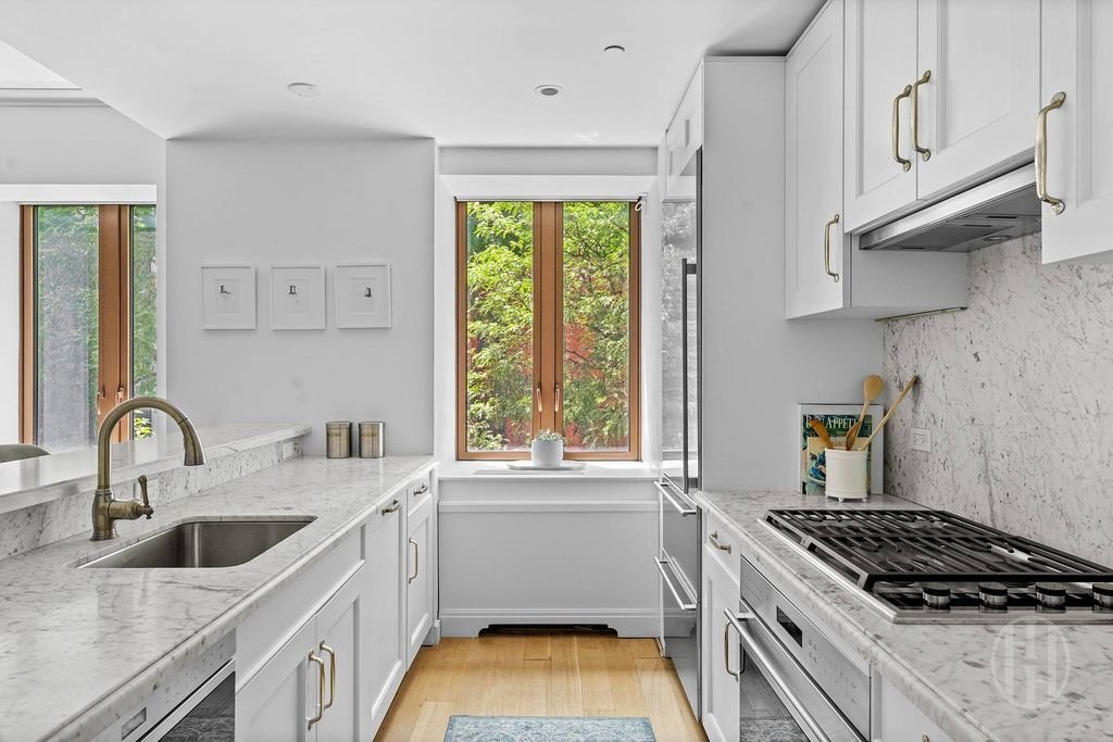 House in New York, New York, United States 5 - 17998691
