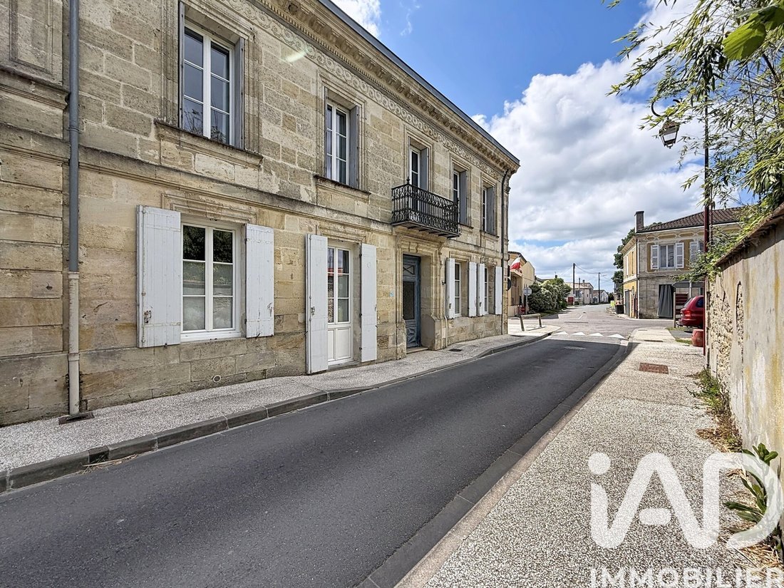 House in Saint-Seurin-de-Cadourne, Nouvelle-Aquitaine, France 2 - 17996881
