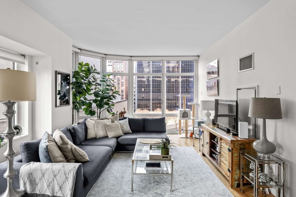 House in New York, New York, United States 1 - 17998672