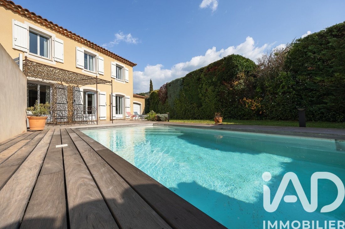 House in Saint-Zacharie, Provence-Alpes-Côte d'Azur, France 1 - 17997135