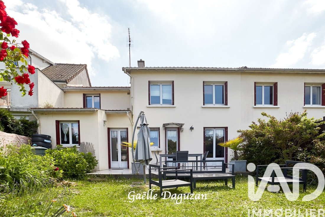 House in Pontel, Saint-Germain-en-Laye, France 1 - 17997606