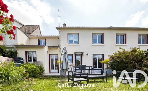 House in Pontel, Saint-Germain-en-Laye, France 1