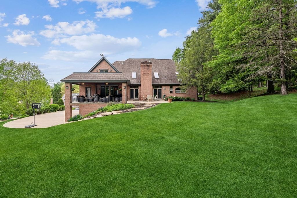 House in Upper Saint Clair, Pennsylvania, United States 2 - 17998842
