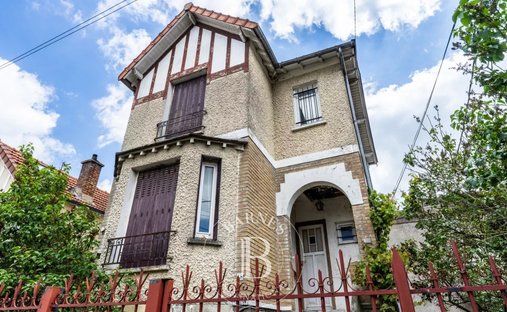 House in Le Chesnay, Le Chesnay-Rocquencourt, France 1