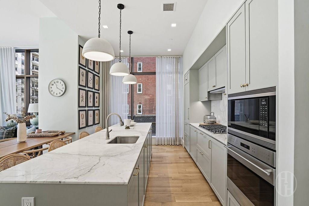 House in New York, New York, United States 2 - 17998679