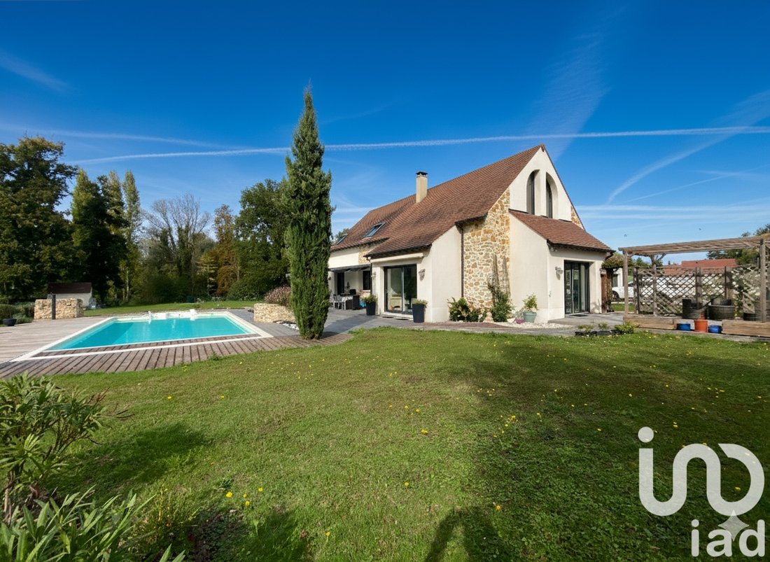 House in Centre Ville, Mennecy, France 2 - 16361317