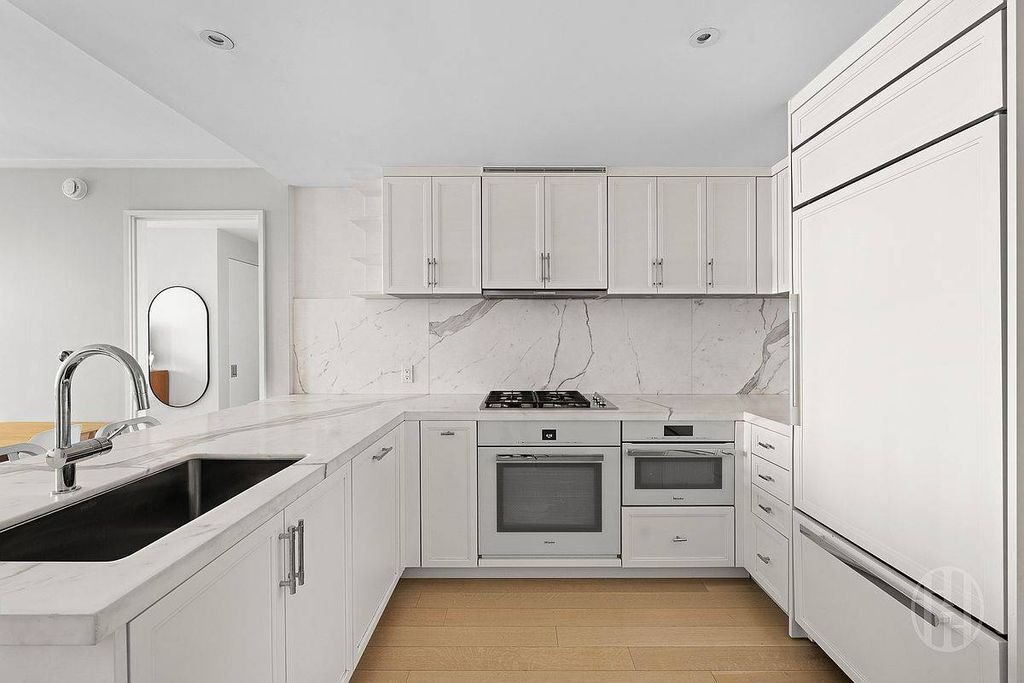 House in New York, New York, United States 2 - 17998686