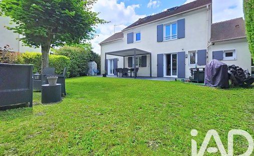 House in La Butte du Berger, Marolles-en-Brie, France 1