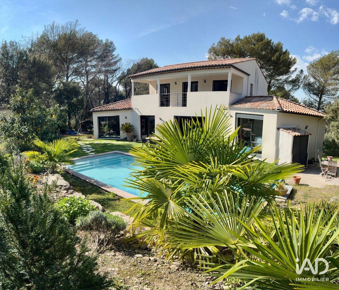 House in Pertuis, Provence-Alpes-Côte d'Azur, France 2 - 17997608