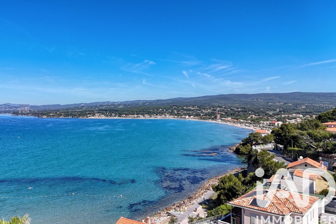 House in Saint-Cyr-sur-Mer, Provence-Alpes-Côte d'Azur, France 2 - 17997607