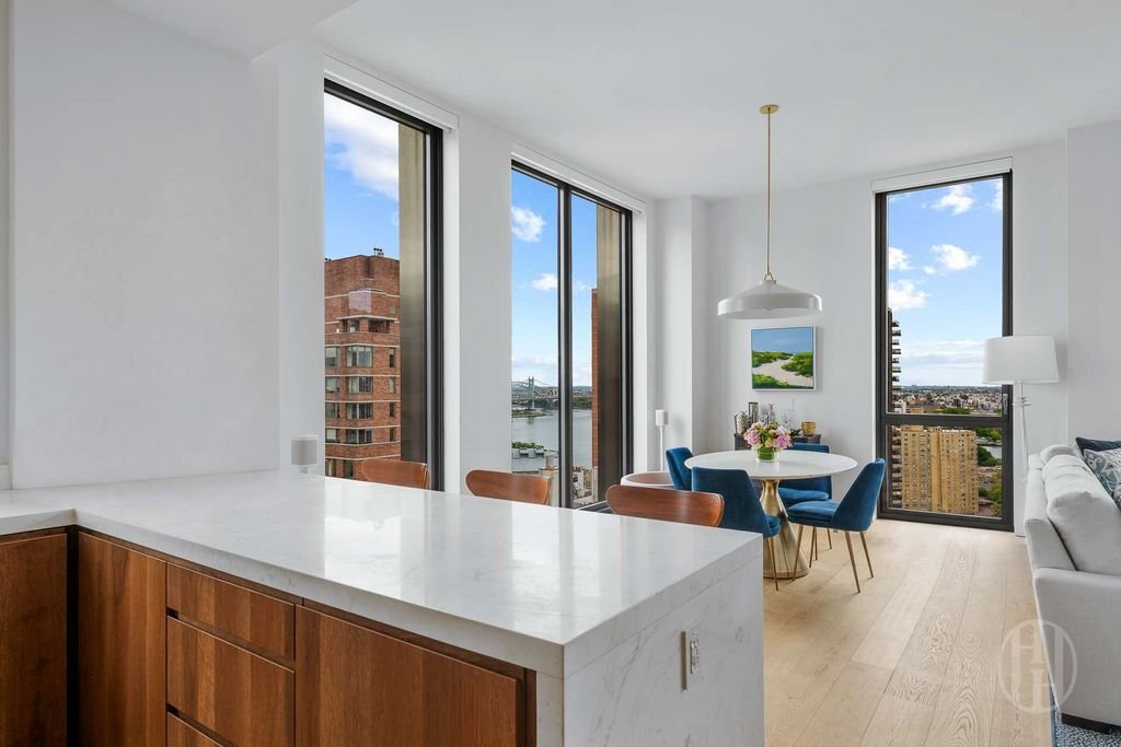 House in New York, New York, United States 5 - 17998694