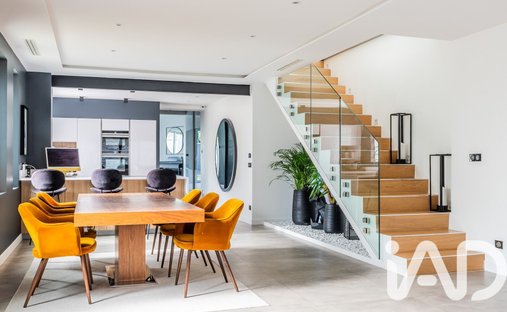 House in Grenat, Longjumeau, France 1