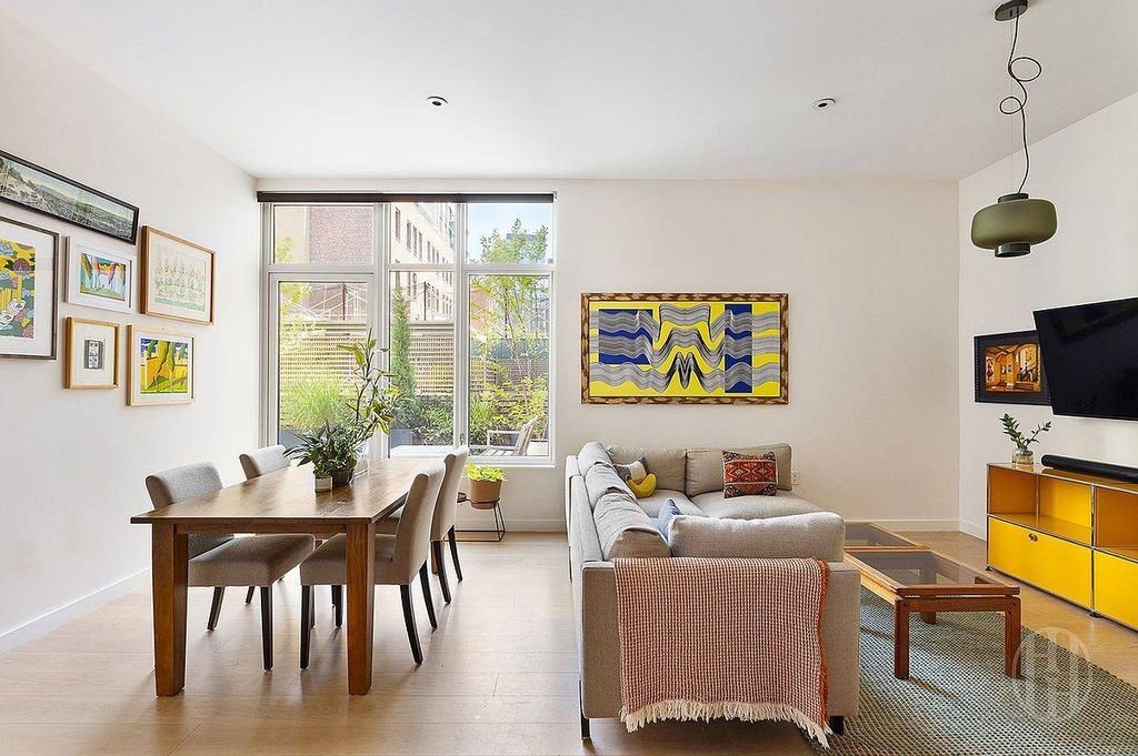 House in New York, New York, United States 2 - 17998681