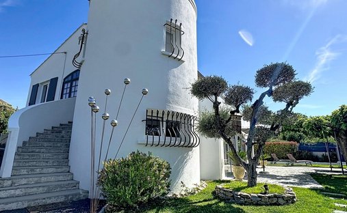 House in Sud Ouest, Pelissanne, France 1
