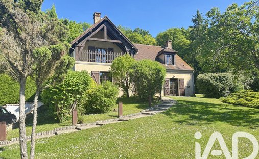 House in Vert, Ile-de-France, France 1