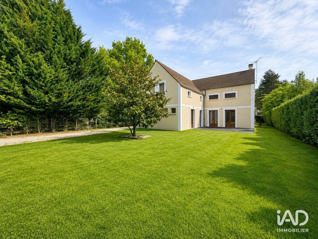 House in Conde-sur-Vesgre, Ile-de-France, France 1 - 17997275