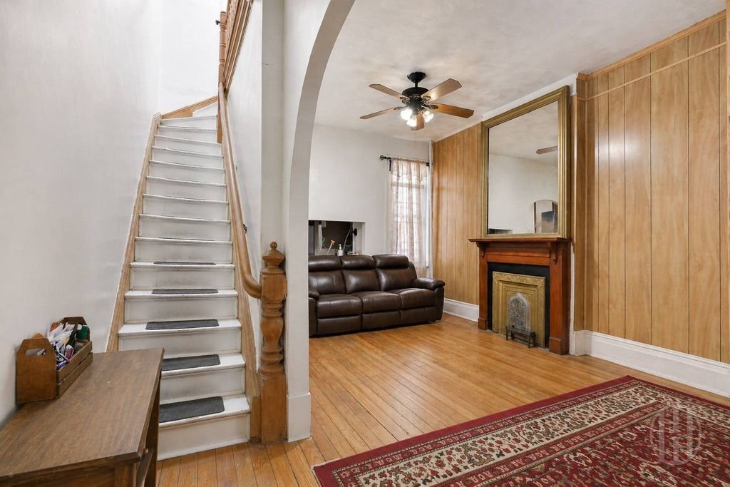 House in New York, New York, United States 1 - 17998707