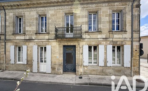 House in Saint-Seurin-de-Cadourne, Nouvelle-Aquitaine, France 1