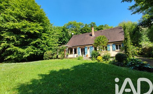 House in Vaux-sur-Seine, Ile-de-France, France 1