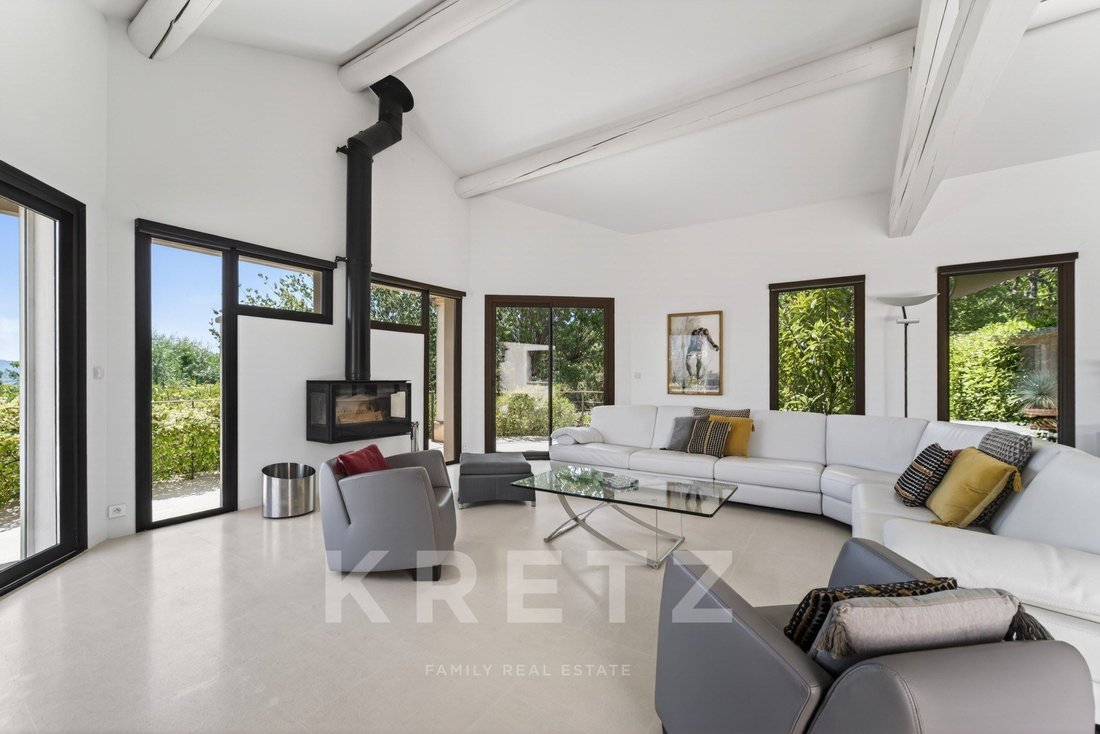 House in Saint-Saturnin-lès-Apt, Provence-Alpes-Côte d'Azur, France 4 - 17998294