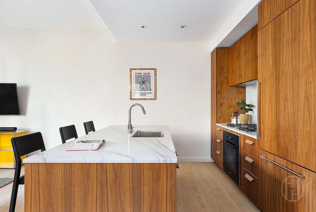 House in New York, New York, United States 4 - 17998681