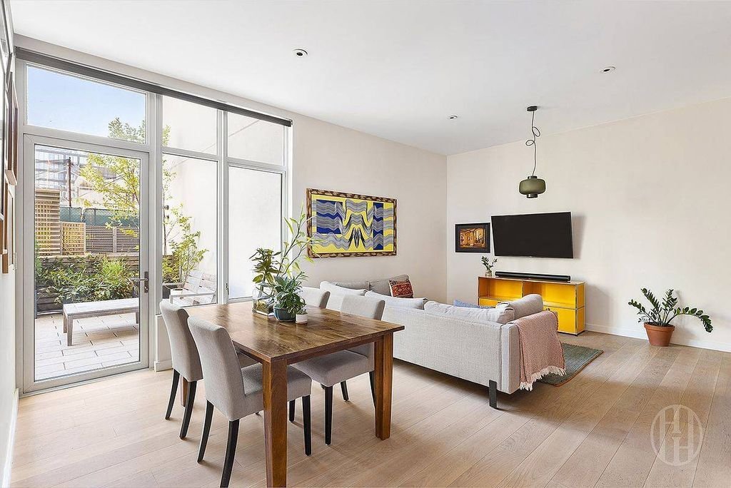 House in New York, New York, United States 3 - 17998681