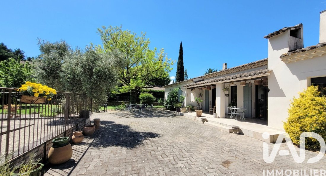 House in Lagnes, Provence-Alpes-Côte d'Azur, France 2 - 17997304