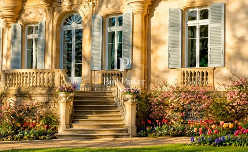 Chateau in Jujurieux, Auvergne-Rhone-Alpen, Frankreich 1