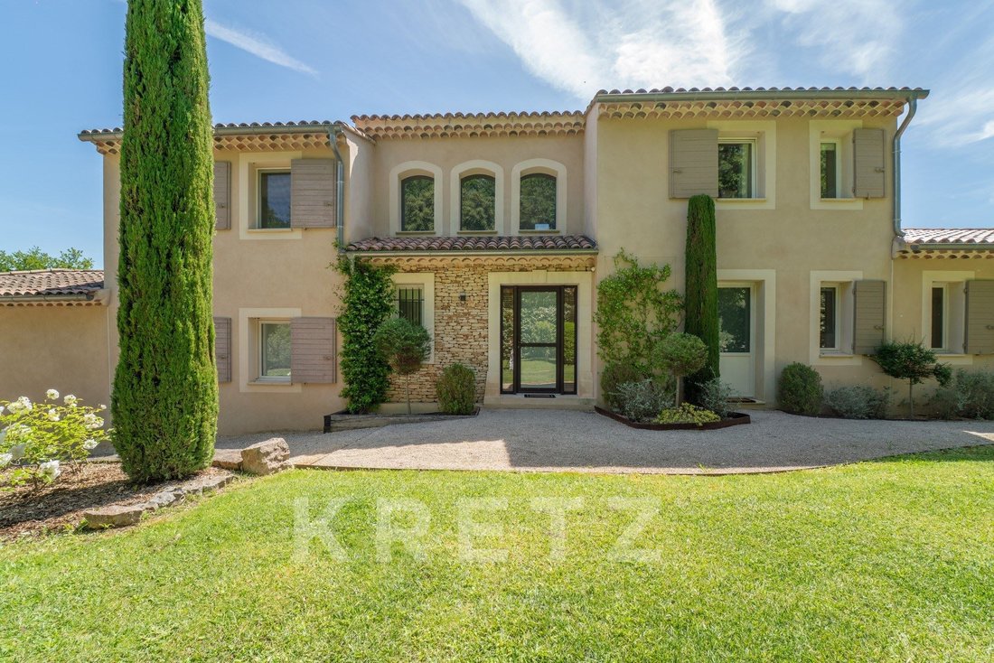 House in Saint-Saturnin-lès-Apt, Provence-Alpes-Côte d'Azur, France 1 - 17998294