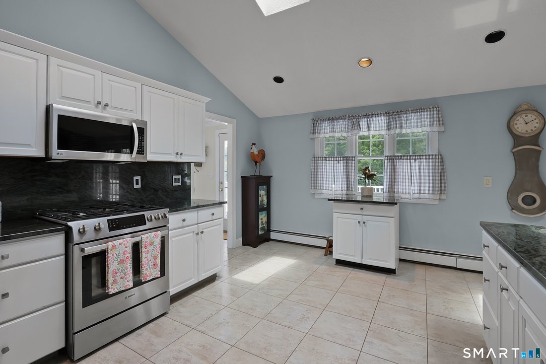 House in East Windsor, Connecticut, United States 5 - 17999116