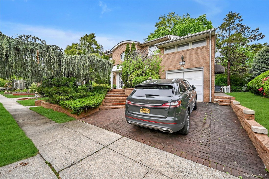 House in New York, New York, United States 4 - 17999263