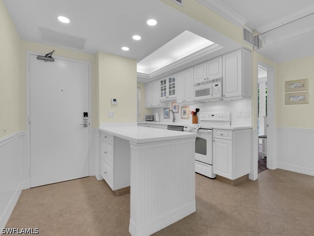 Condo in Marco Island, Florida, United States 5 - 17999237