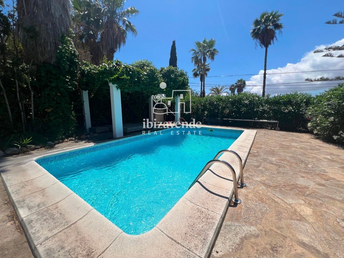 Villa in Roca Llisa, Santa Eularia des Riu, Balearic Islands 1 - 17999353