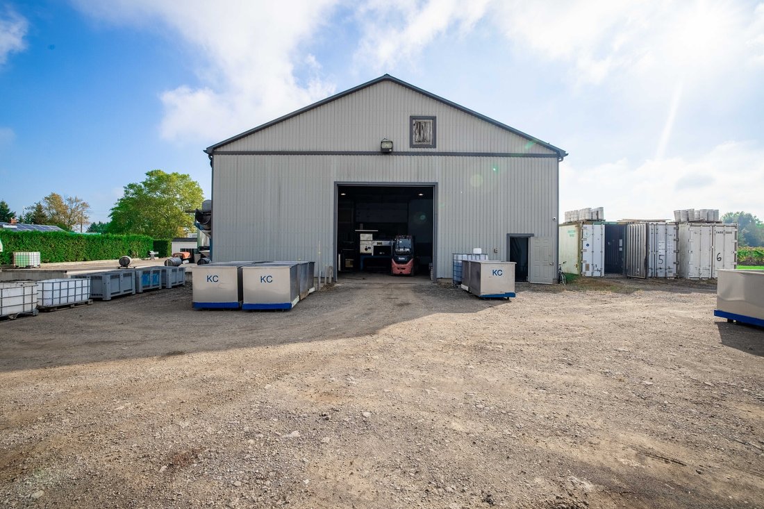 Farm Ranch in Lincoln, Ontario, Canada 3 - 17999300