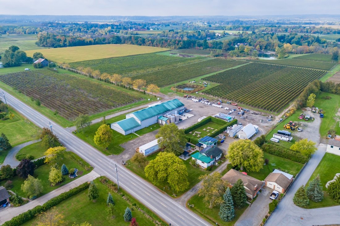 Farm Ranch in Lincoln, Ontario, Canada 4 - 17999300