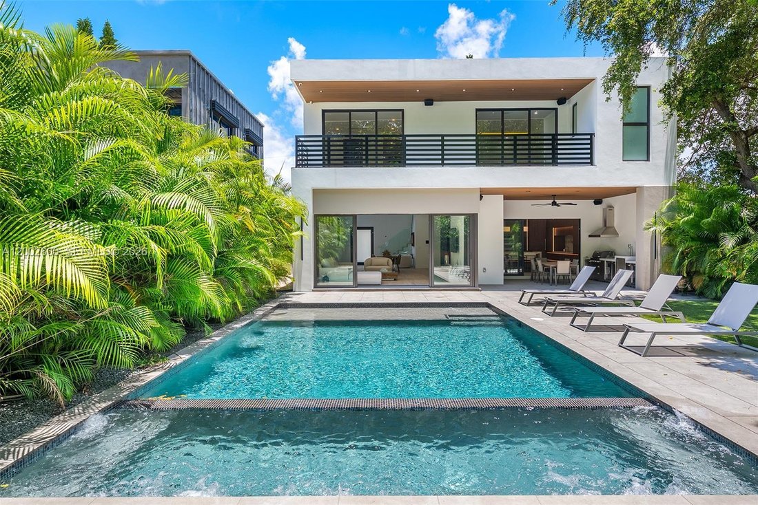 House in Miami, Florida, United States 2 - 17999529