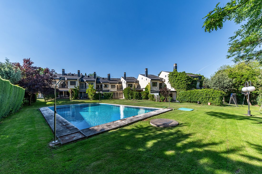 Chalet in La Moraleja, Alcobendas, Comunidad de Madrid 1 - 17999647