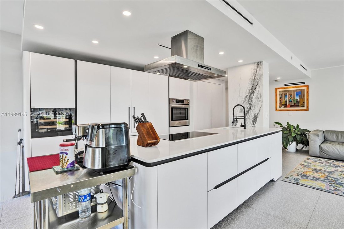Condo in Miami, Florida, United States 5 - 17999572