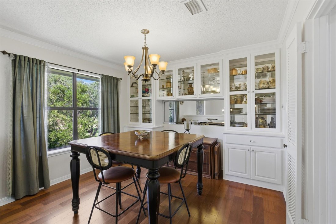 House in The Hills, Texas, United States 3 - 17999577