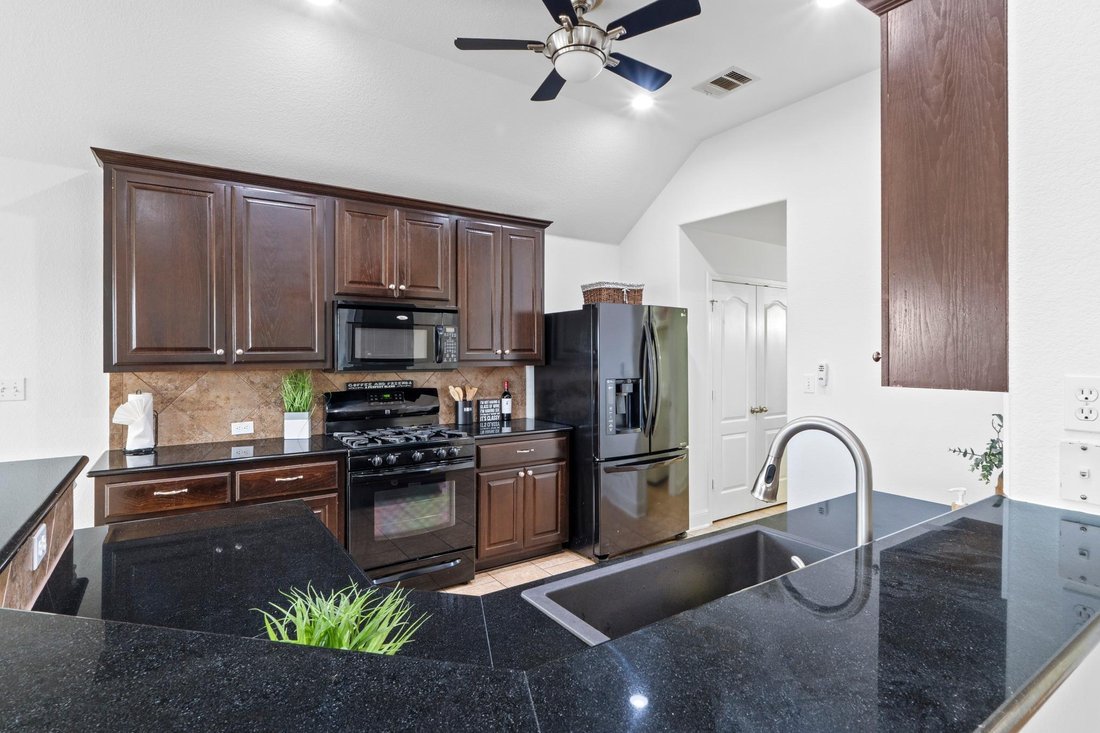 House in Cedar Park, Texas, United States 4 - 17999580