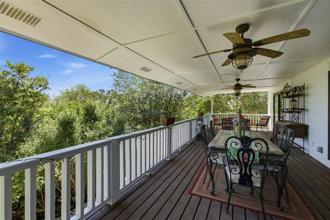 House in The Hills, Texas, United States 2 - 17999577