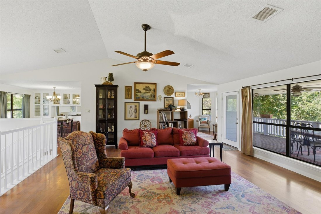 House in The Hills, Texas, United States 5 - 17999577