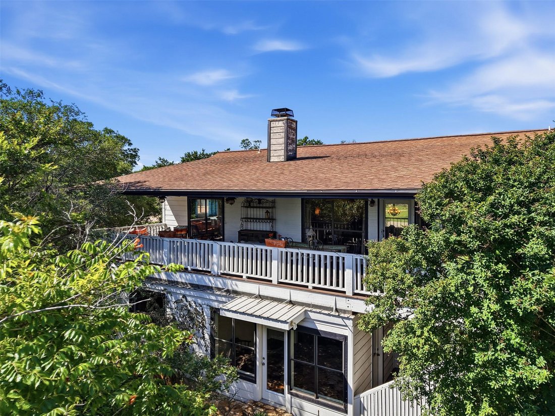 House in The Hills, Texas, United States 1 - 17999577