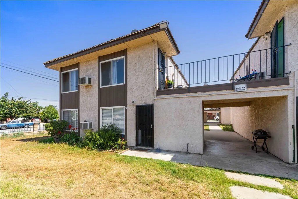 Pomona, California, United States 5 - 17689889